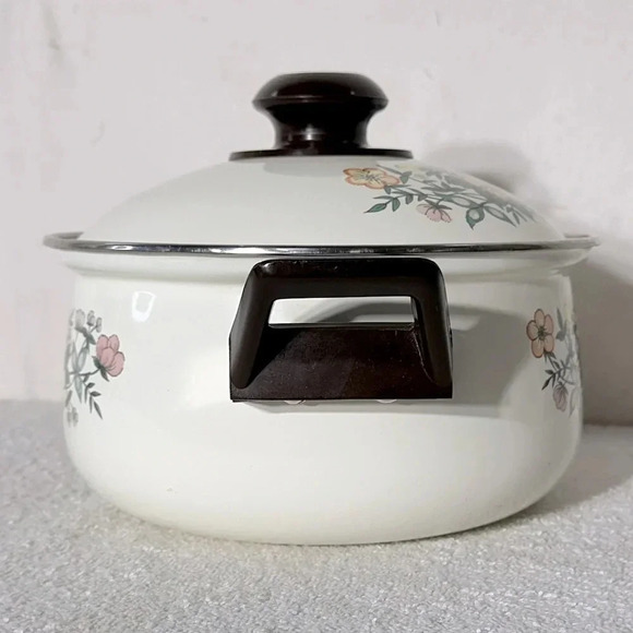 Vintage Enamelware Dutch Oven With Floral Design - Picture 4 of 13